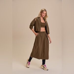 Live! AeroVast Crop pants  size M